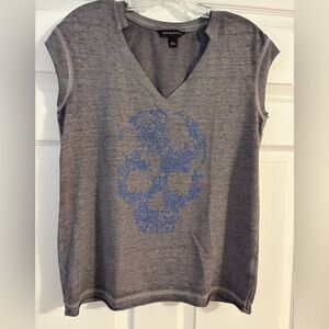 Rock & Republic Gray V-Neck sleeveless Top beaded Blue Skull Design size small